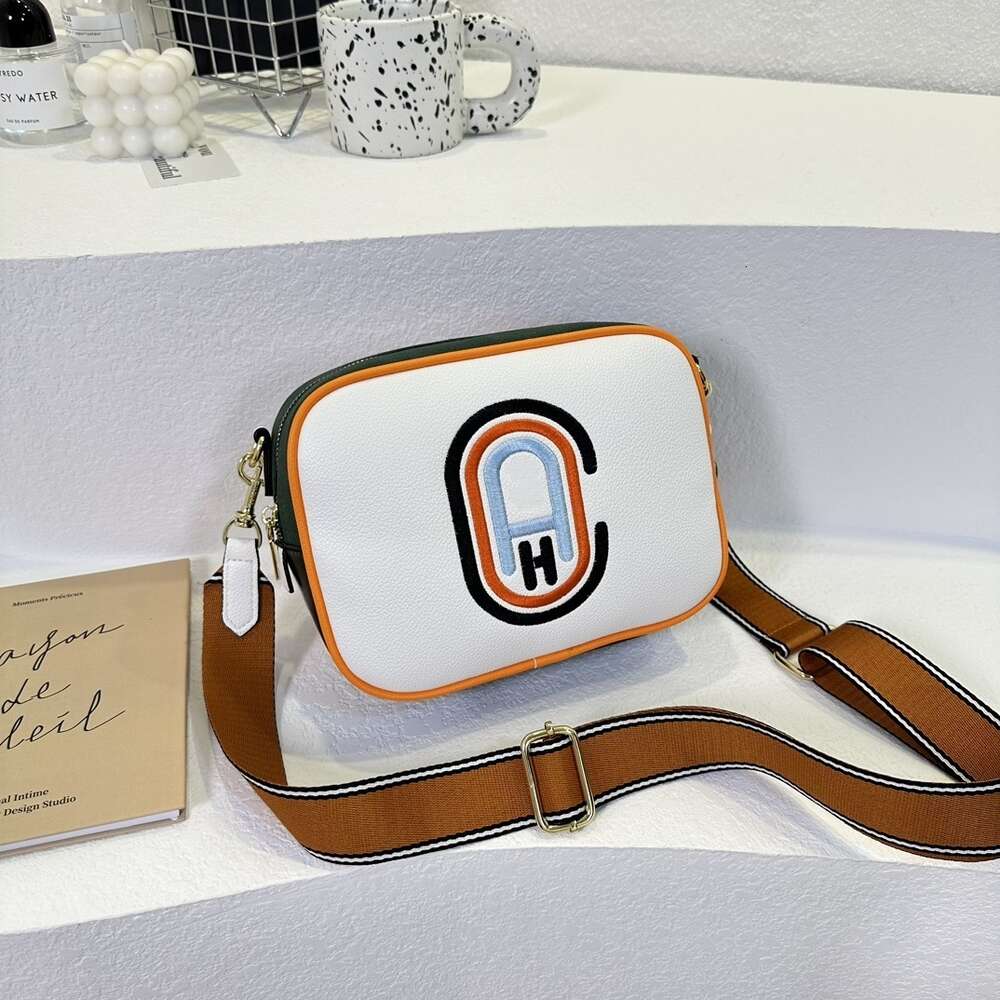 Wholesale Designer New Handbags 50% Off Fashionable Bag for Women in Spring Contrasting Small Square Single Shoulder Crossbody Popular Camera Wide Strap