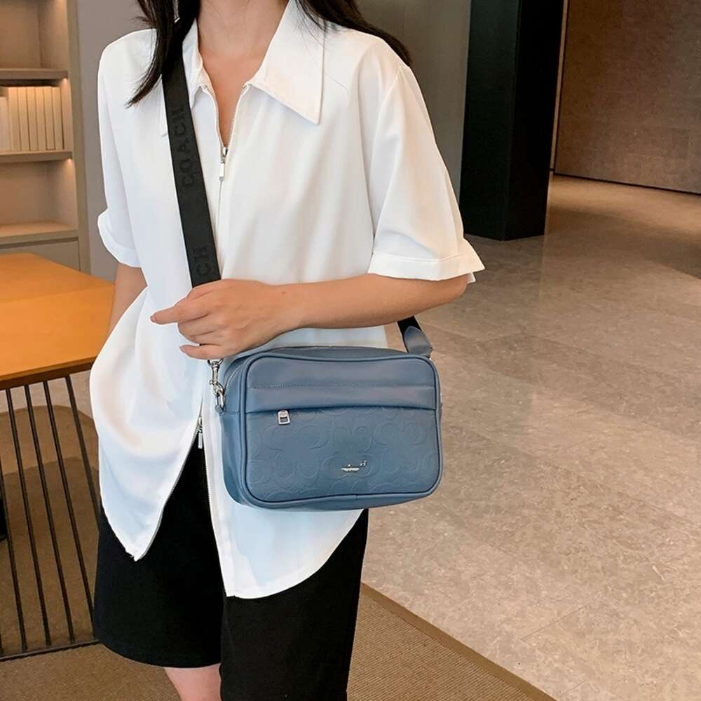 Stylish Handbags From Top Designers Wide Shoulder Strap Autumn and Winter New Style Simple Fashionable Large Capacity Casual Underarm Single Bag Small Square