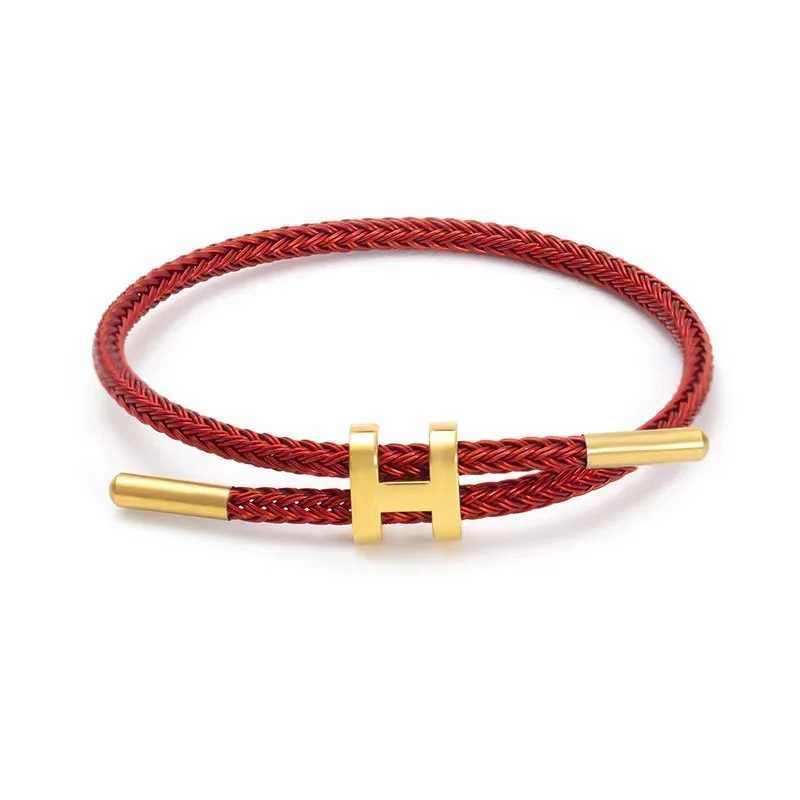 Bracciale regolabile di lusso multicolore con ciondolo regolabile Moda senza sbiadimento Filo di acciaio inossidabile Bracciale con corda impermeabile uomo Donna GioielliL2403