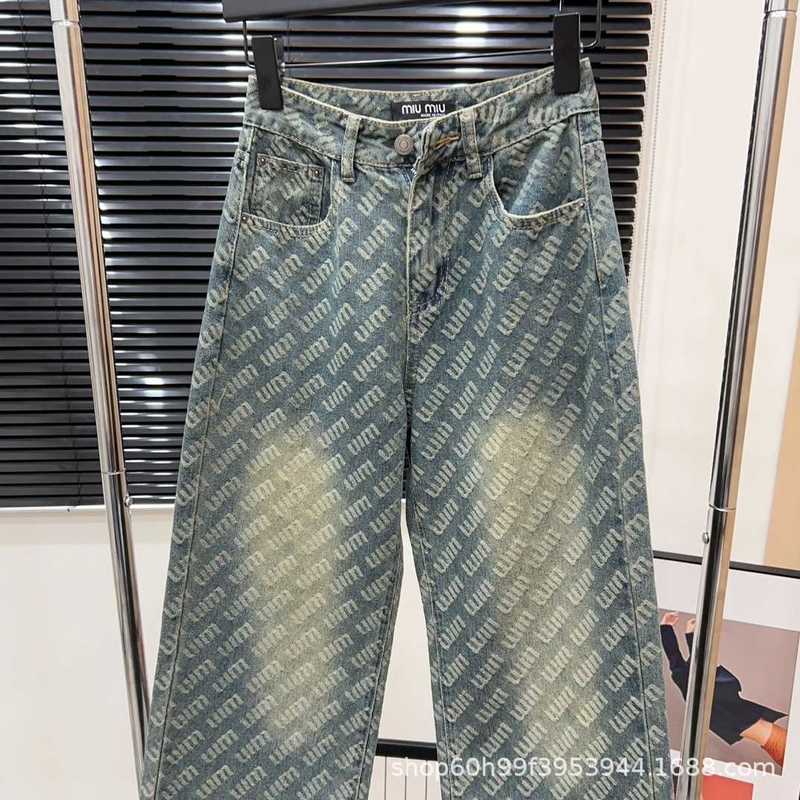 Damenjeans des Designers MM Spring 24, neues Nischendesign mit auf der Innen- und Außenseite aufgedruckten Buchstaben, ausgewaschene Jeans mit geradem Bein und hohem Bund 32TF