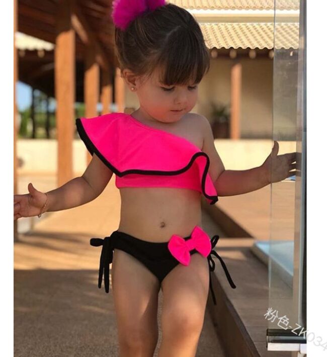 Maiô infantil com babados 2024 venda quente ombro doce arco bonito terno de natação de duas peças meninas roupa de banho