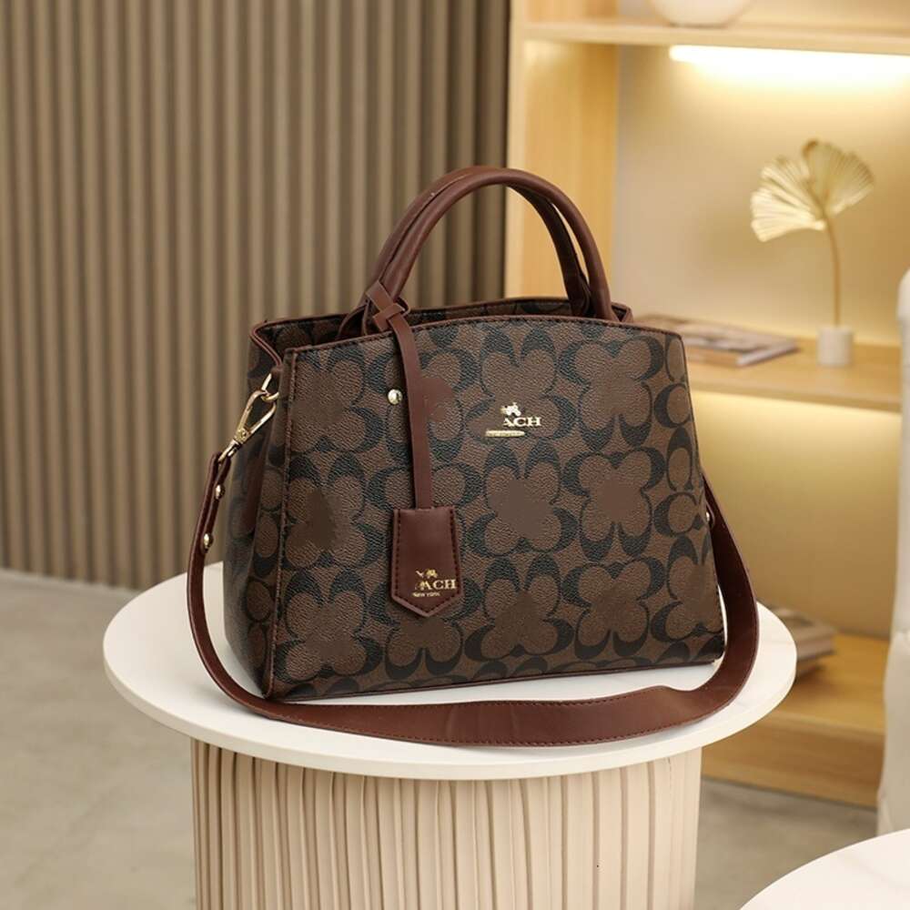 Bolsas elegantes dos principais designers outono e inverno Nova sacola de grande capacidade Bolsa elegante simples de ombro único com padrão de crocodilo brilhante para mulheres