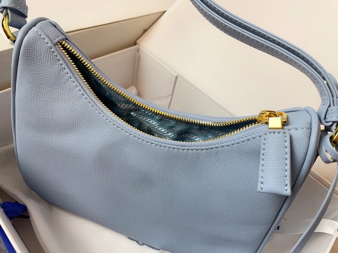 2024 Nieuwe volledig leren dames handtas portemonnee Driehoek brief schoudertas portemonnee Crossbody tas Hobo tas schouderriem verstelbare middeleeuwse tas groothandel