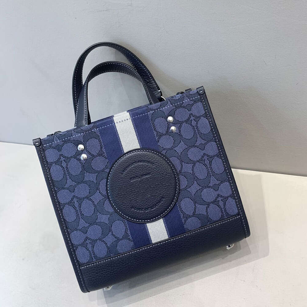 All'ingrosso della fabbrica 2024 Nuova Dempsey Tote Bag Fragrante Taro Purple Series Campo 22 Singola spalla Crossbody portatile ascellare le donne