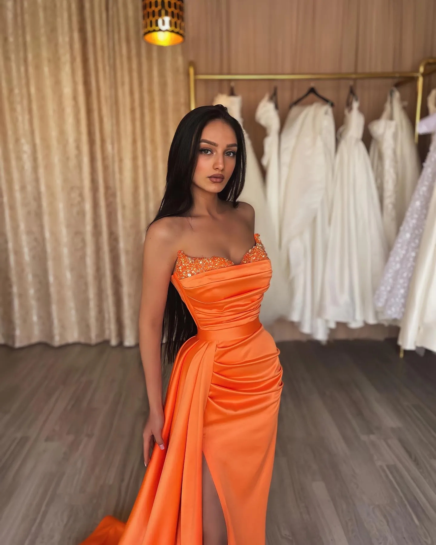 Eleganckie pomarańczowe sukienki na studniówkę cekiny ukochane pochwa wieczorne sukienki Pliste podzielone formalne długie specjalne okazje sukienka imprezowa łyżka