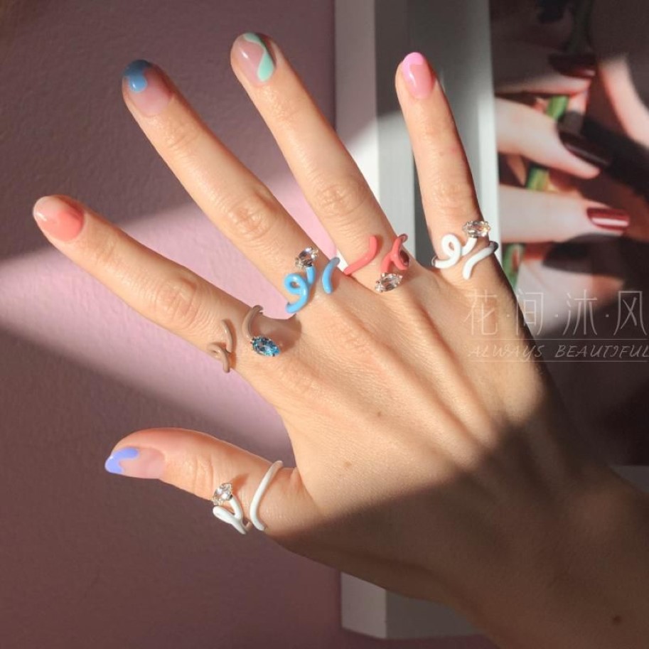 Cluster-Ringe 2021 Punk Bunte Neon-Emaille-Schlangenband-Frauen-Finger-offene angepasste Wrap-Draht-Verwirrung Animal313y