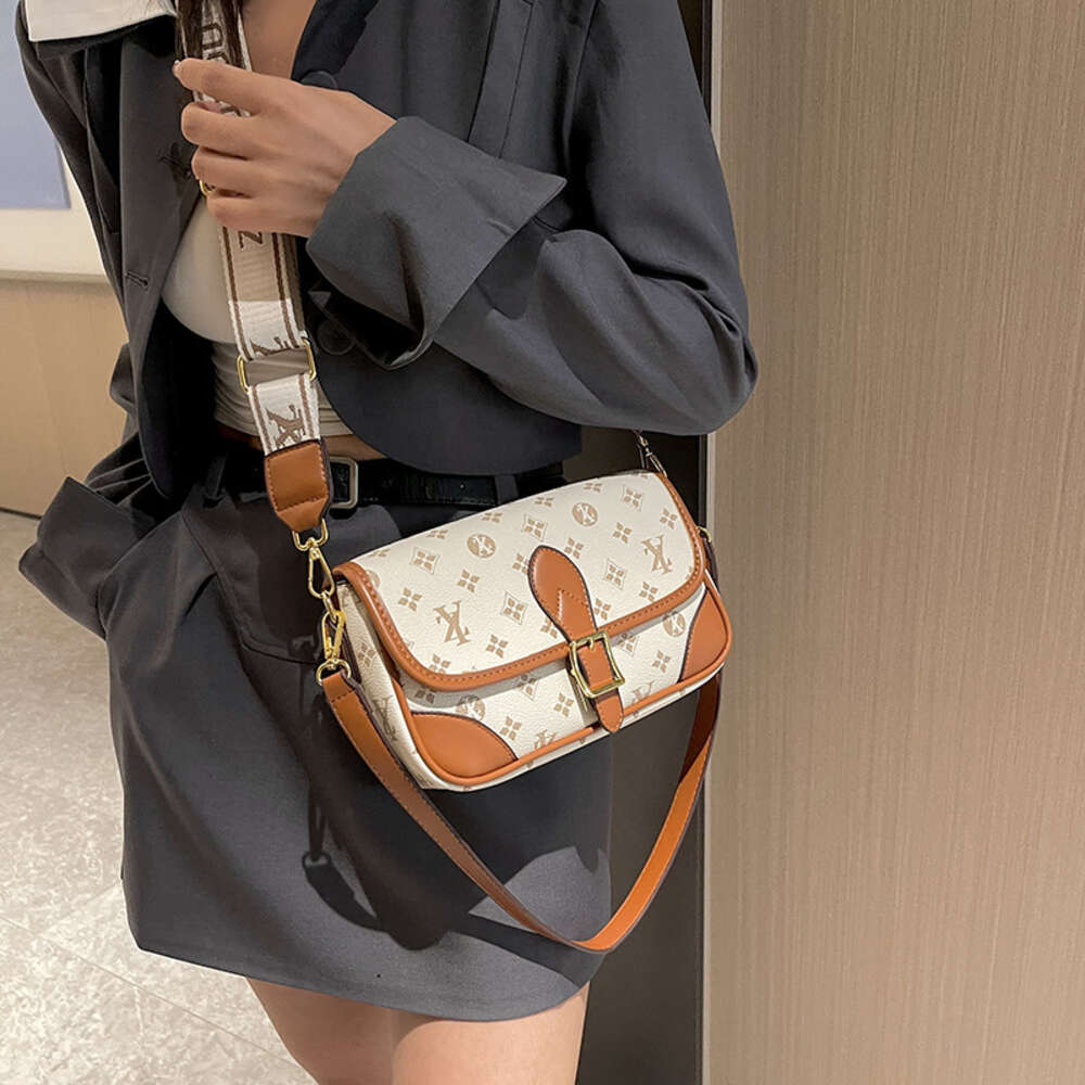 Stylish Handbags From Top Designers Live Broadcast Method Stick Bag New Womens Soft Leather Underarm Single Shoulder Crossbody Leisure Msenger