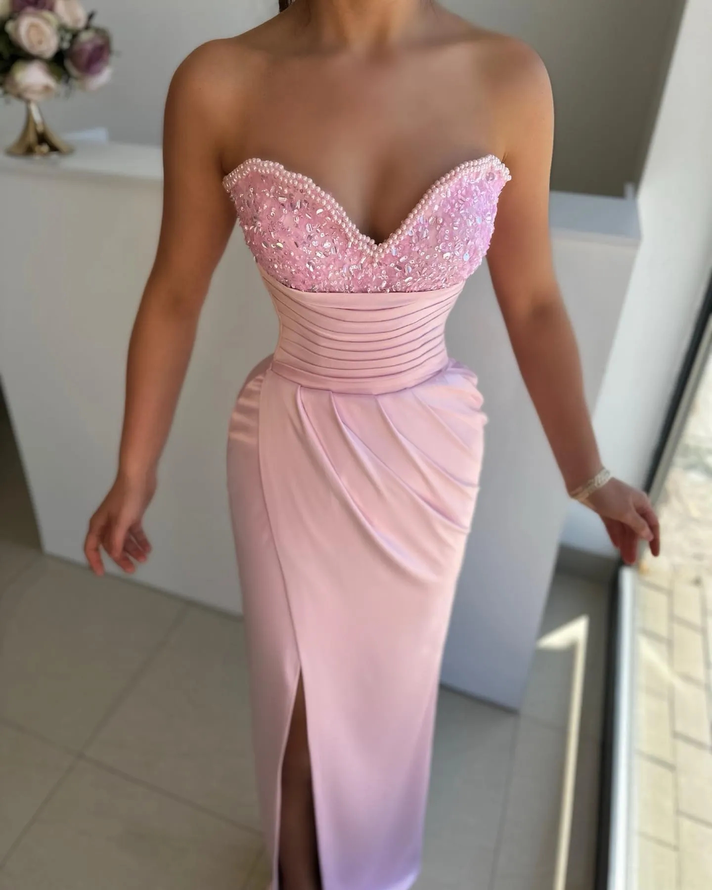 Elegant Pink Evening Gown Pearls Sequins Sweetheart Split Party Prom Dresses Sweep Train Formal Long Dress for red carpet special occasion YD