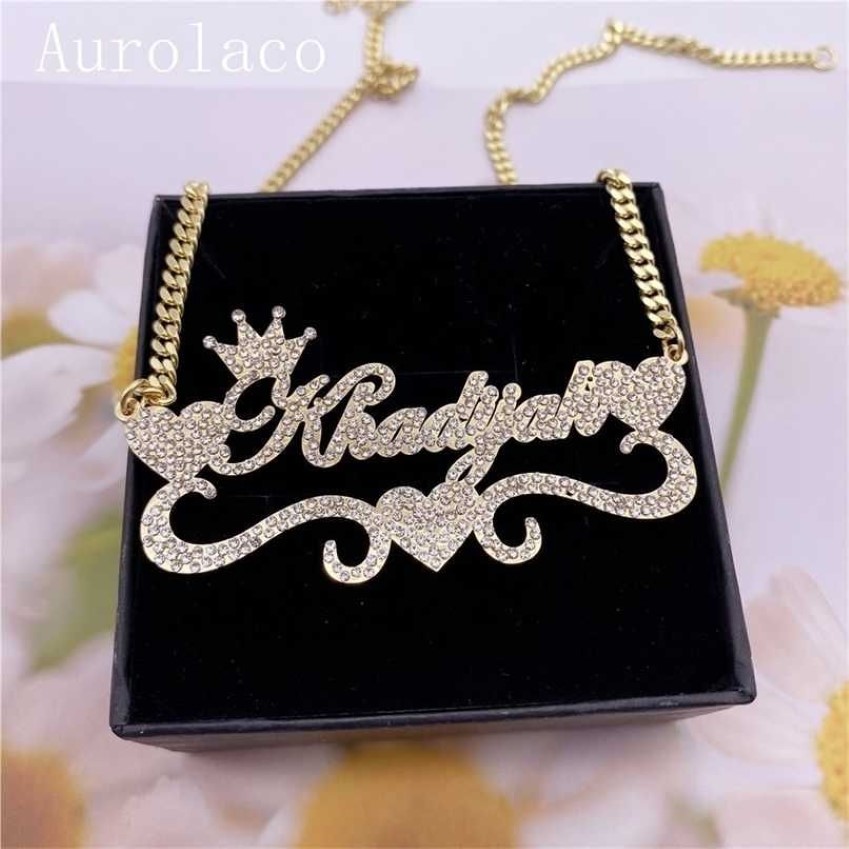قلادة اسم Aurolaco المخصصة مع لوحة ذهبية من الفولاذ المقاوم للصدأ من Diamond Bling للنساء 220119230x