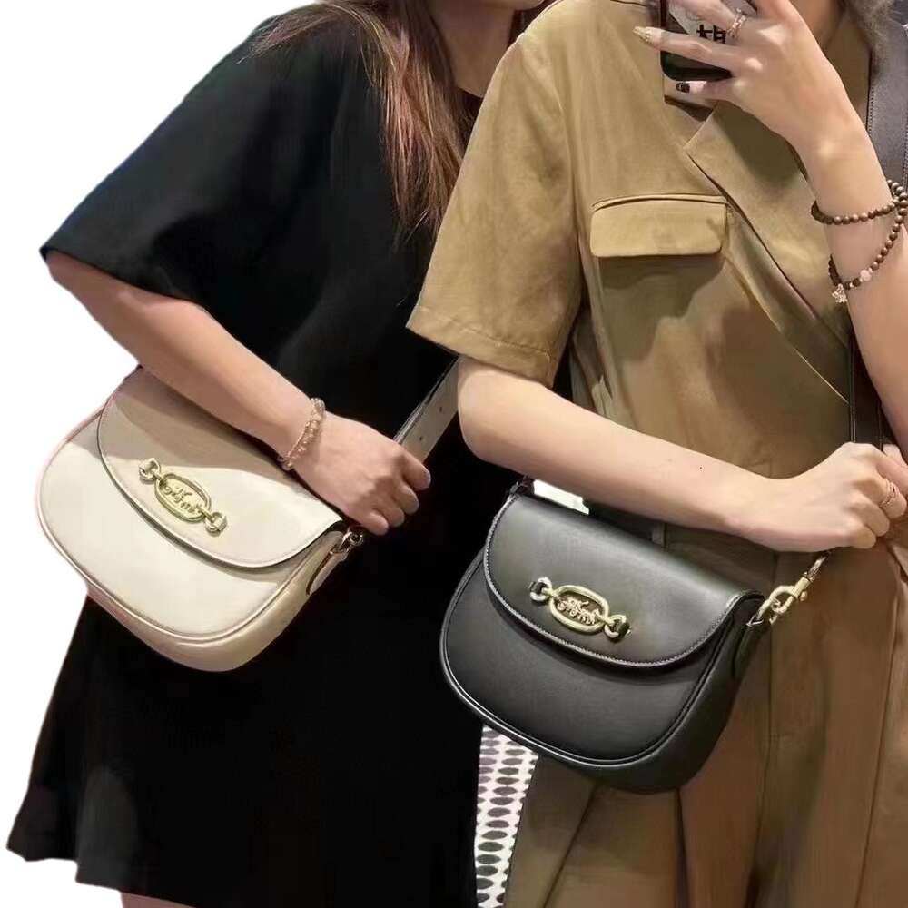 Fabrieksgroothandel c Familys nieuwe dameszadeltas hardware effen kleur enkele schouder crossbody eenvoudige mode casual