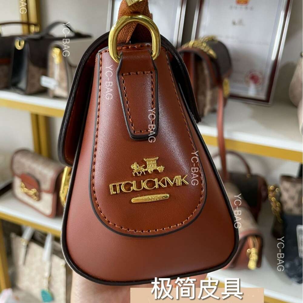 Factory Wholesale Old Flower Handbag 2024 Early Spring New Contrast Saddle Bag Horse Pulling Car Fashion One Shoulder Crossbody