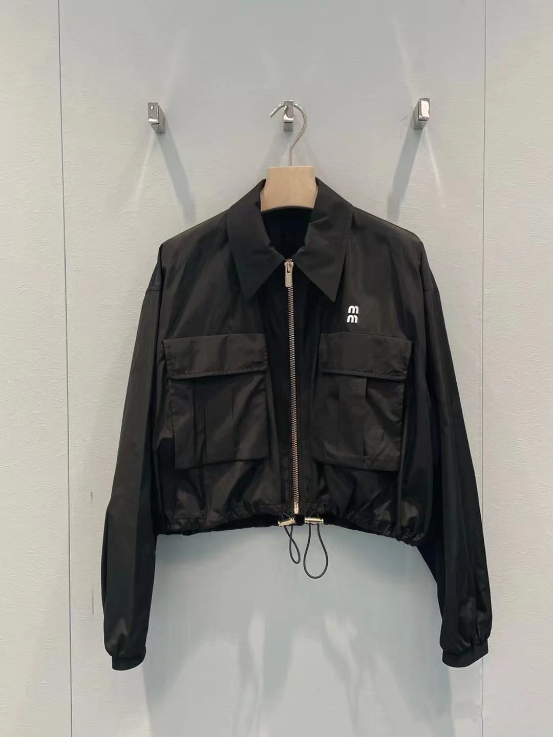 2024 Spring Black/Khaki Jacketsレディース2ピースドレスデザイナー長袖女性ジャケットと短/ロングスカートセット31514