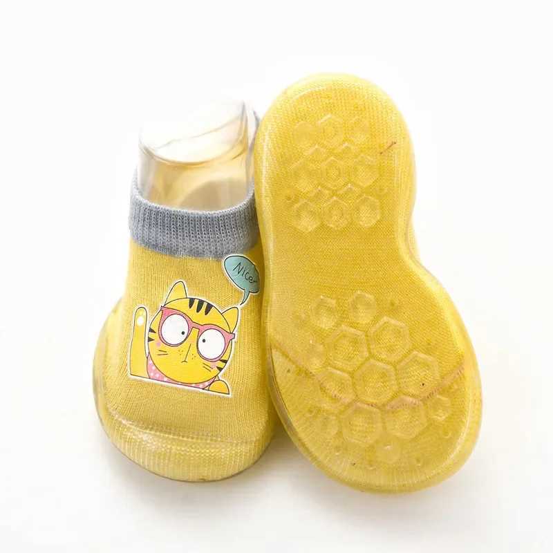 First Walkers Hot Printing In Baby Room Soft Flat Floor Socks Anti-Slip Autumn New Kids Shoes For Small Kids 240315