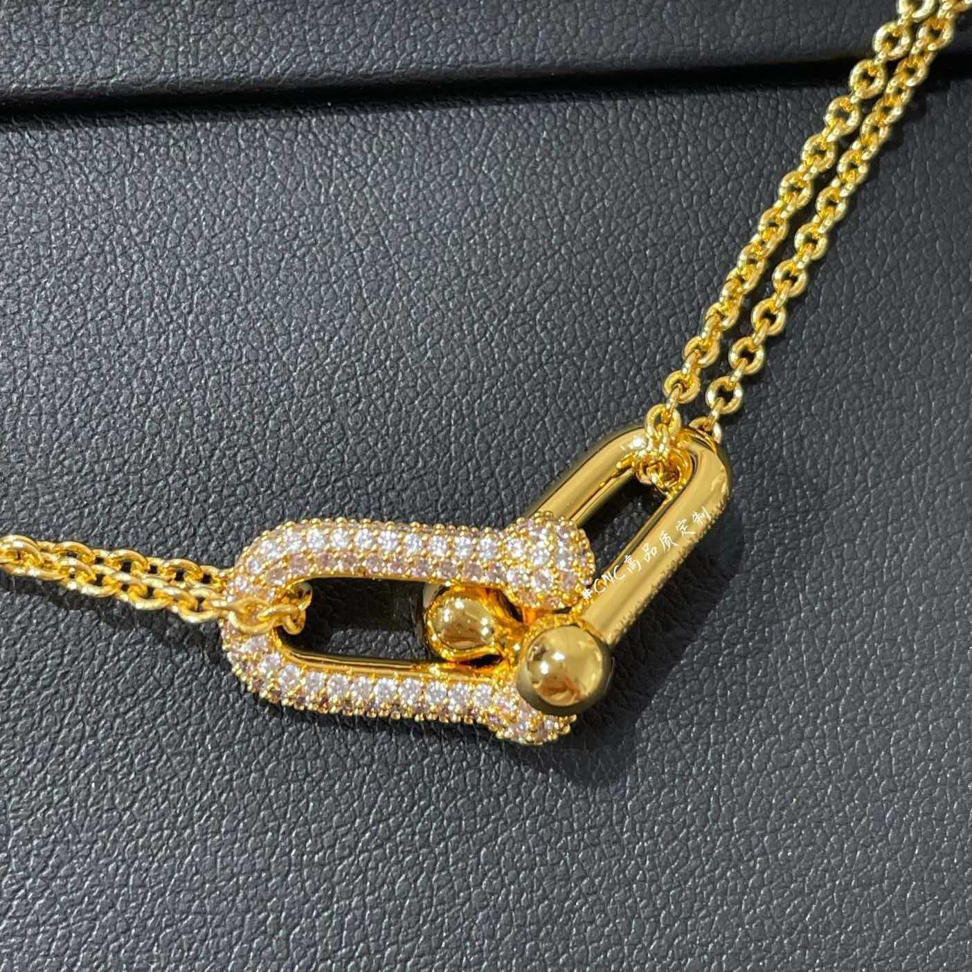 Designer V Gold High Edition tiffay en co U-vormige dubbele ringketting met diamanten Gepersonaliseerde ketting Hoefijzergesp Plating 18K Rose Live Broadcast IV2I