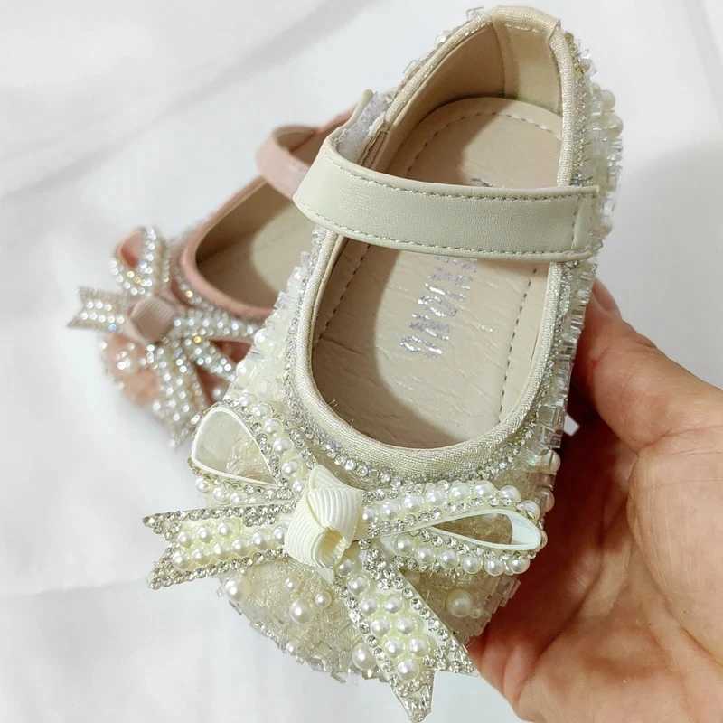 First Walkers Chaussures de marque pour filles en bas âge à talon plat avec paillettes Enfant petites chaussures habillées de princesse pour la fête de mariage avec des cristaux 240315
