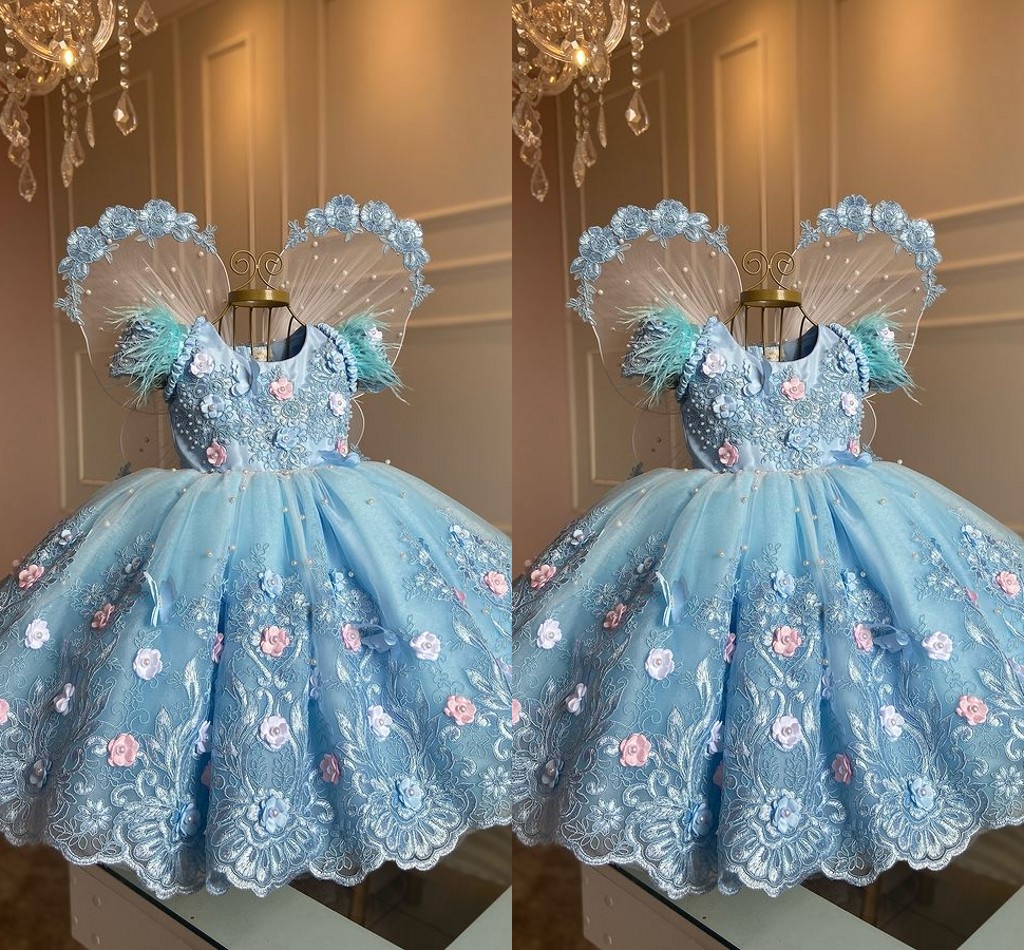 Hübsche babyblaue Festzug-Kleider für kleine Mädchen mit Juwel-Ausschnitt, abgestufter Tüll, handgefertigt, 3D-Blumen, Perlen, Blumenmädchenkleid für Geburtstagsfeier, Kinder, Ballkleider, Vestidos