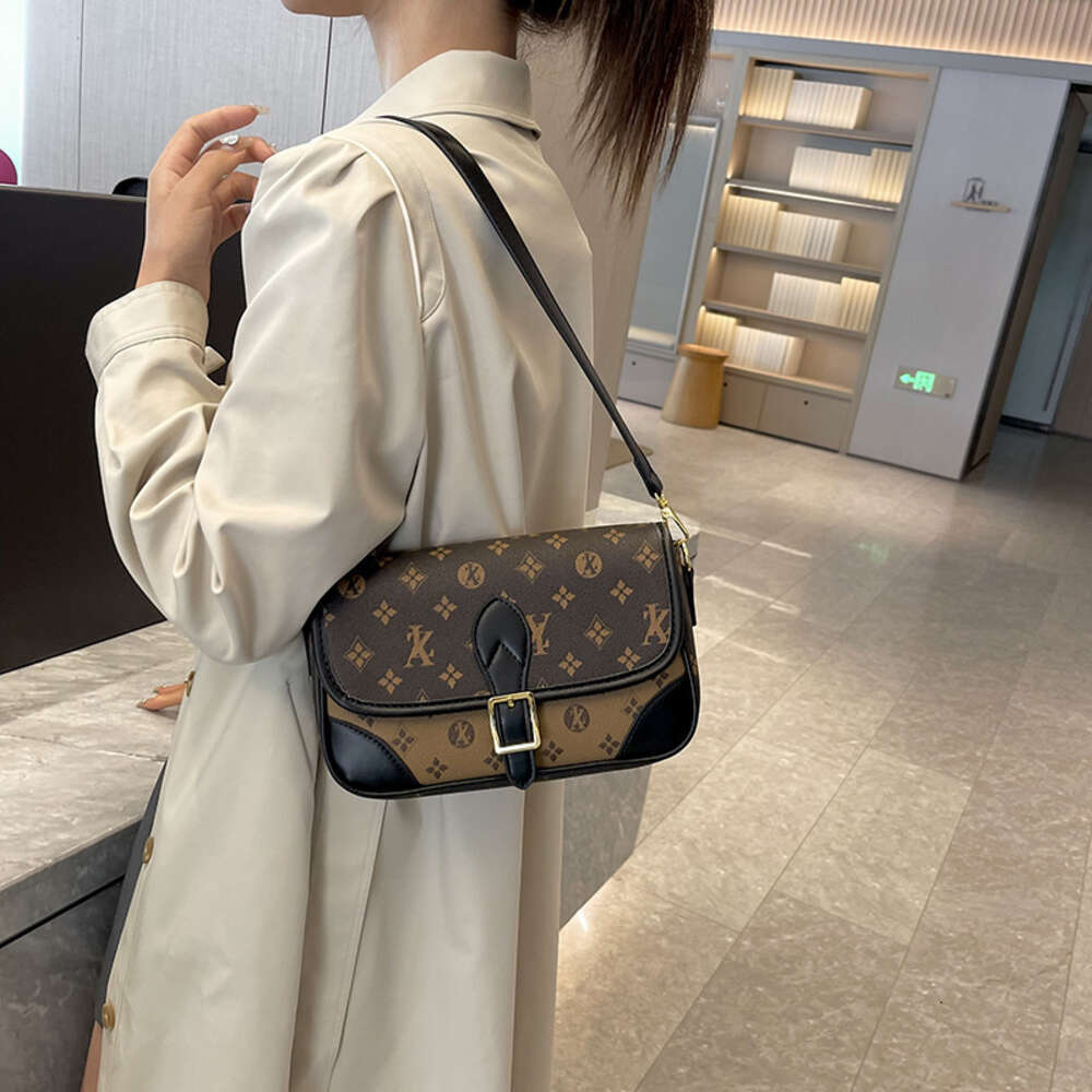 Stylish Handbags From Top Designers Live Broadcast Method Stick Bag New Womens Soft Leather Underarm Single Shoulder Crossbody Leisure Msenger