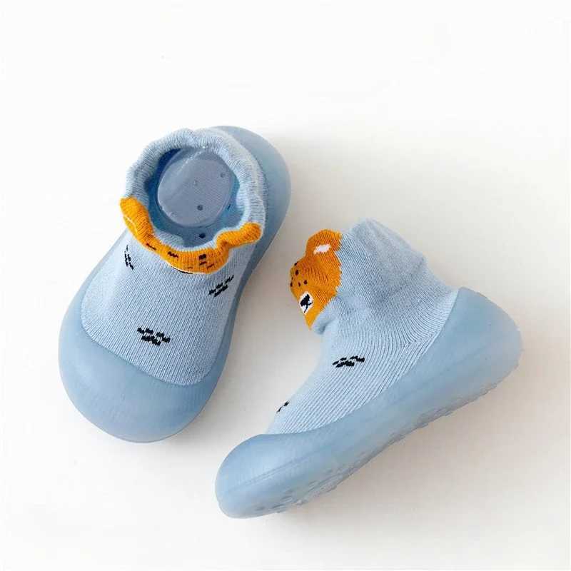 First Walkers Chaussures et chaussettes respirantes pour la marche chaussures pour enfants intérieures et extérieures chaussettes antidérapantes pour enfants de printemps et d'automne 240315