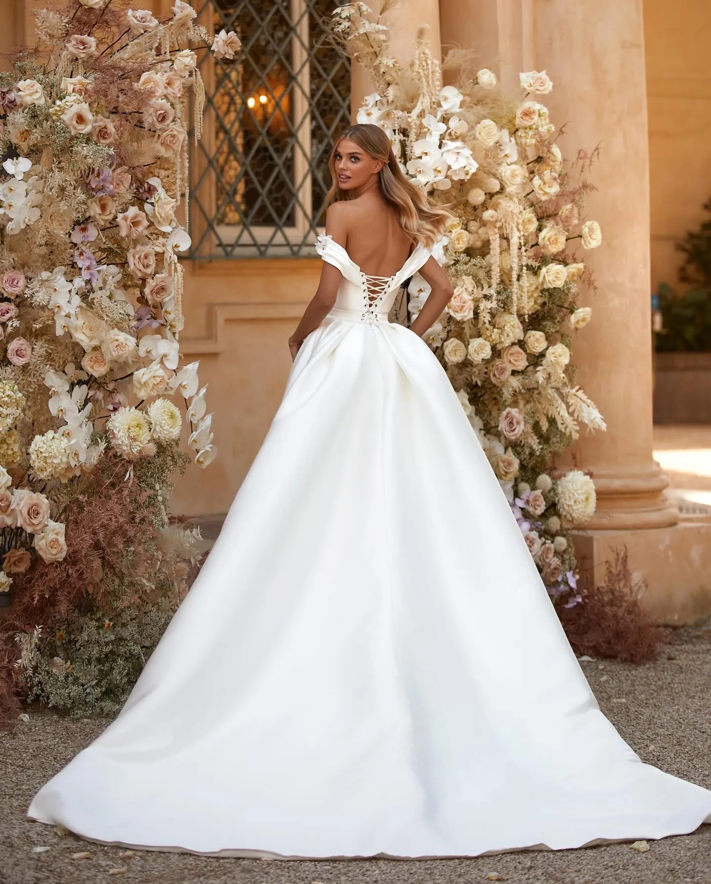 Milla Nova boho abiti da sposa a sirena con gonna oversize staccabile applicazioni in raso con spalle scoperte abito da sposa con lacci backless Sweep Train abiti da sposa da sposa YD