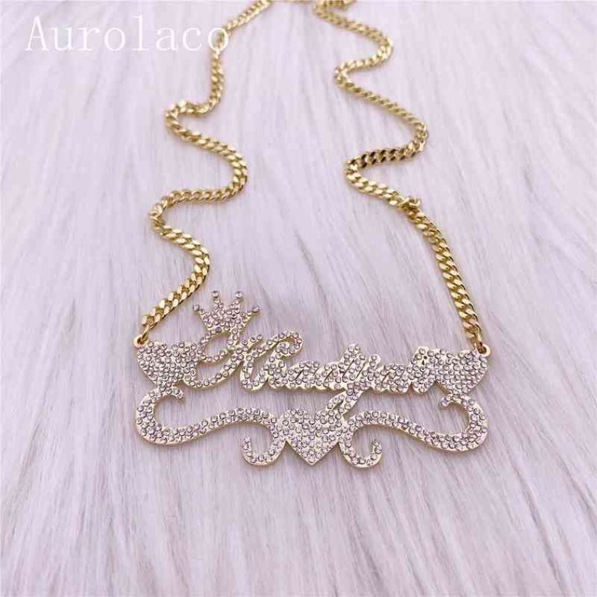 قلادة اسم Aurolaco المخصصة مع لوحة ذهبية من الفولاذ المقاوم للصدأ من Diamond Bling للنساء 220119230x