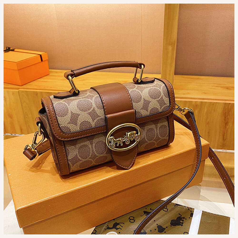 Fabrik Großhandel Chaopai Womens Bag 2024 Neue vielseitige Mode ein Schulter -Crossbody -Handheld Small