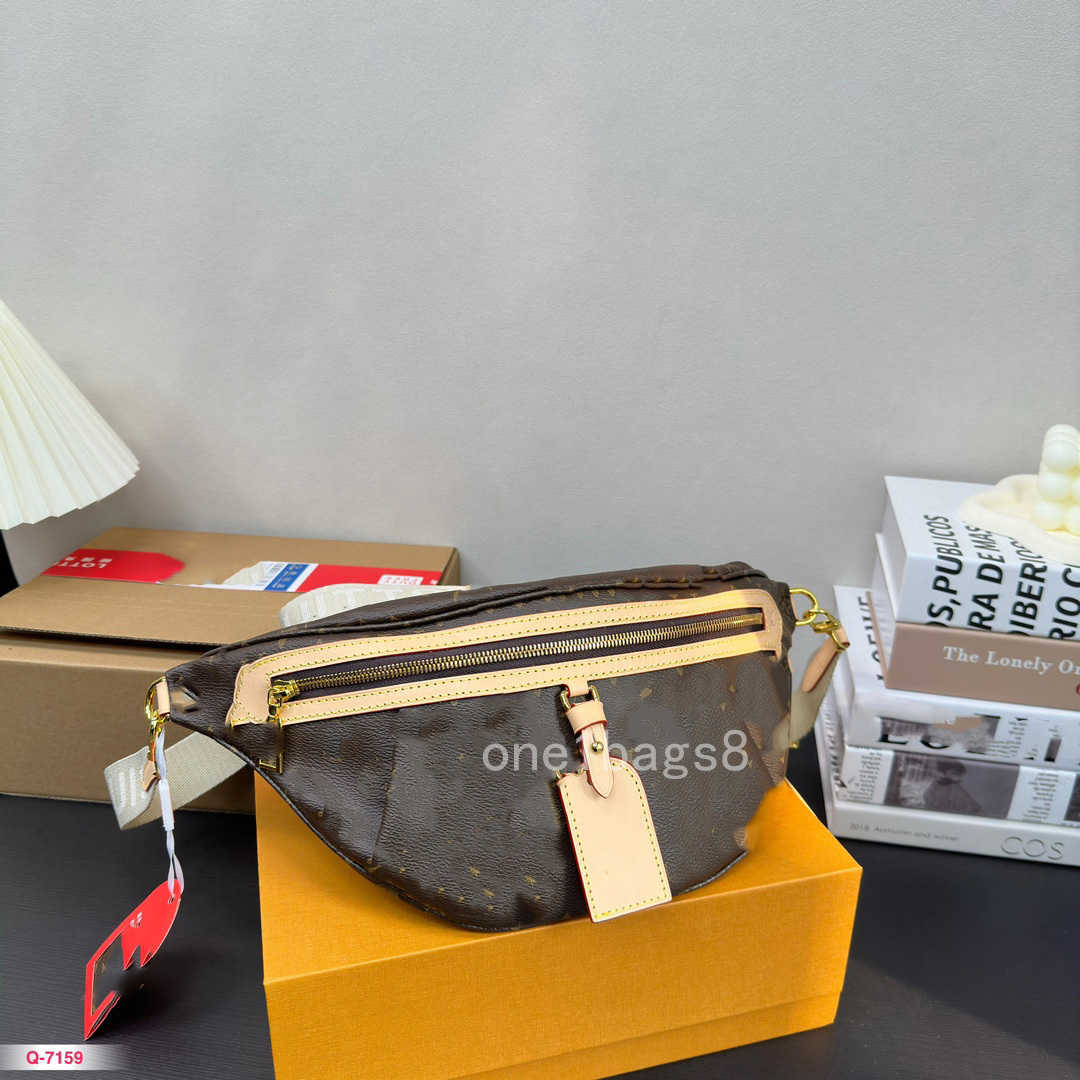 10A Passende Brusttasche für Herren und Damen, Gürteltasche, Retro-Mode, luxuriöse, elegante Leder-Umhängetasche im Designer-Stil