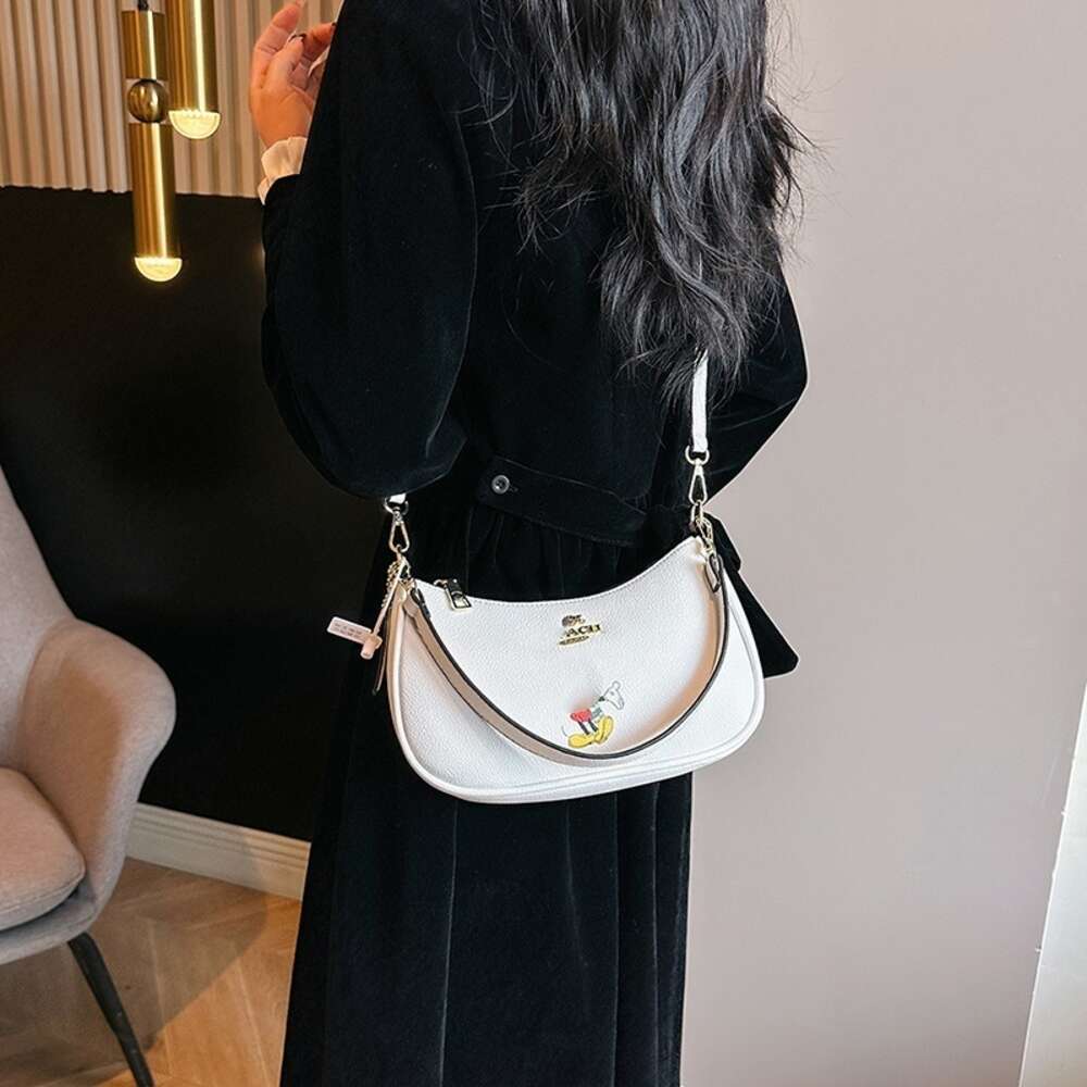 Europe and the United States Light Luxury Explosive Crossbody Bag Koujia Half Moon Bag Single Shoulder Crossbody High Quality Large Capacity Commuter Bag