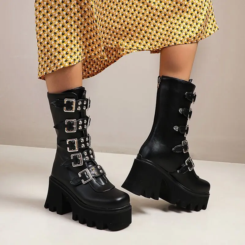 Boots Nouvelles femmes bottes Fashion Back Zip Solid High Heels Outdoor Plateforme Boots de motard imperméable plus taille bota féminina