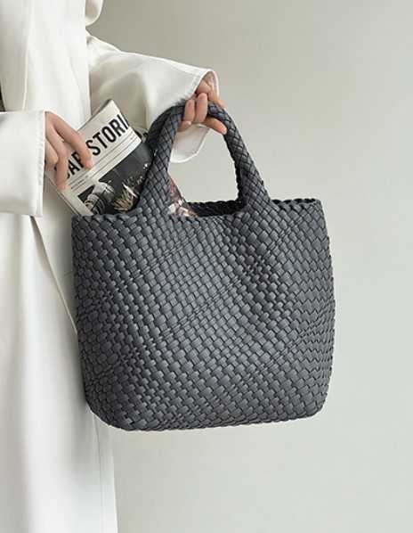 Designer Bottegs Arco Tote Venetas Bag Neue handgewebte Tasche mit großem Fassungsvermögen, tragbare Damen-Einschulter-Brötchen-Mutter-Kohl-Korb JPQ3 AGE0
