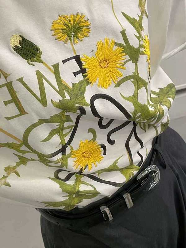 T-shirt Femme Designer Correct 2023 LO Famille Poitrine 3D Fleur Broderie Imprimer Manches Courtes Lâche Polyvalent Top FJMN