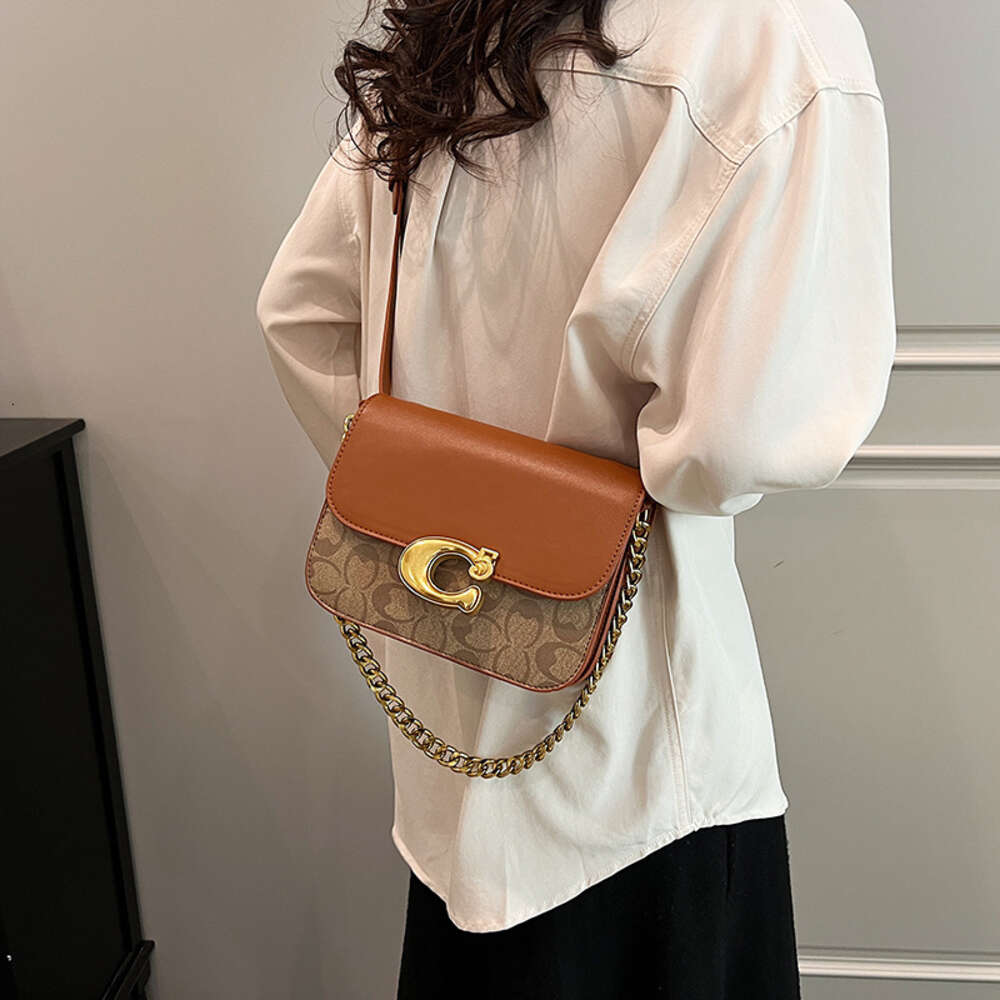 Cheap Wholesale Limited Clearance 50% Discount Handbag Dign High-end Tofu Underarm Bag for Womens New Spring Fashion Single Shoulder
