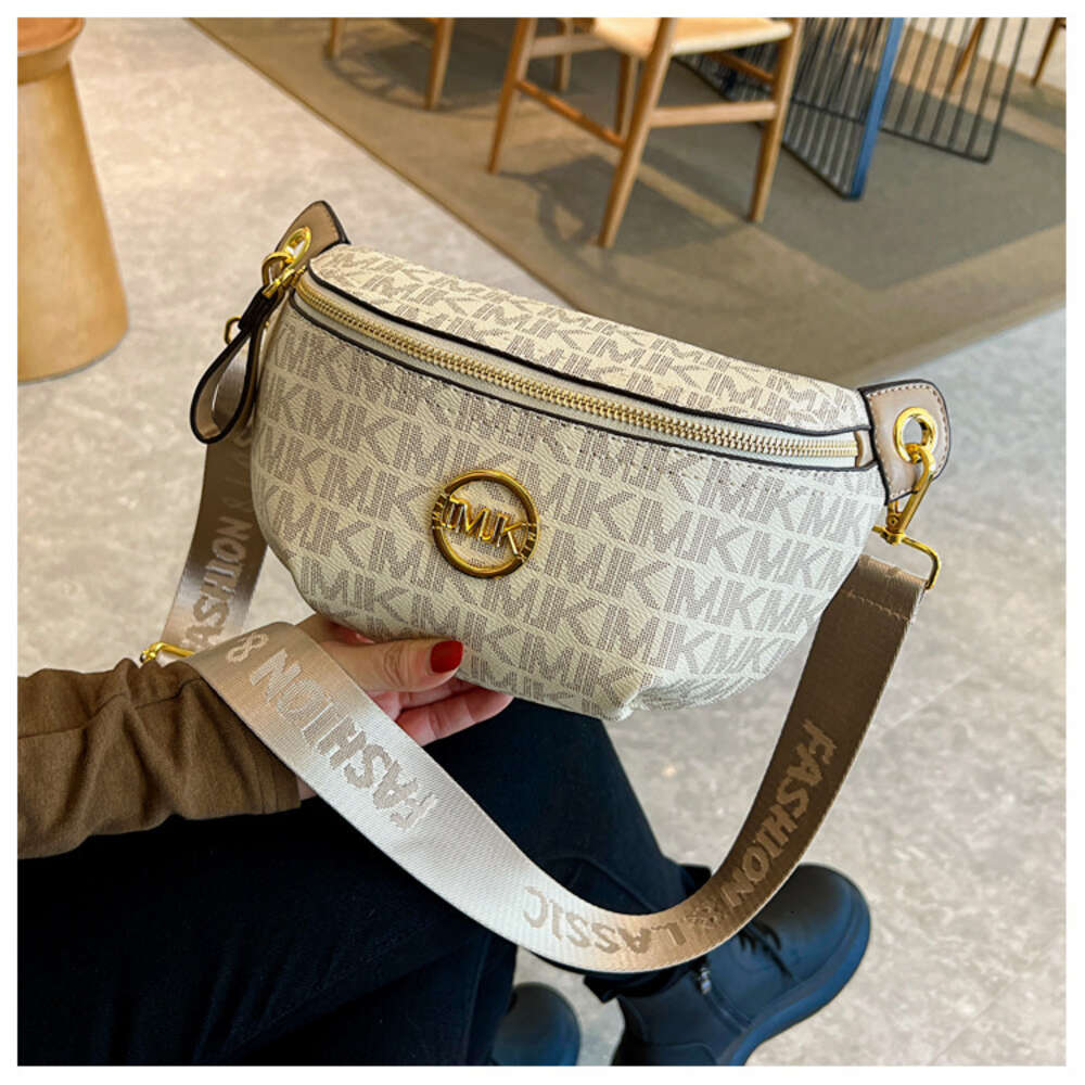 Shop Online Exit Popular Bag Womens Printed High Quality Single Shoulder Crossbody 2024 New Old Flower Chest