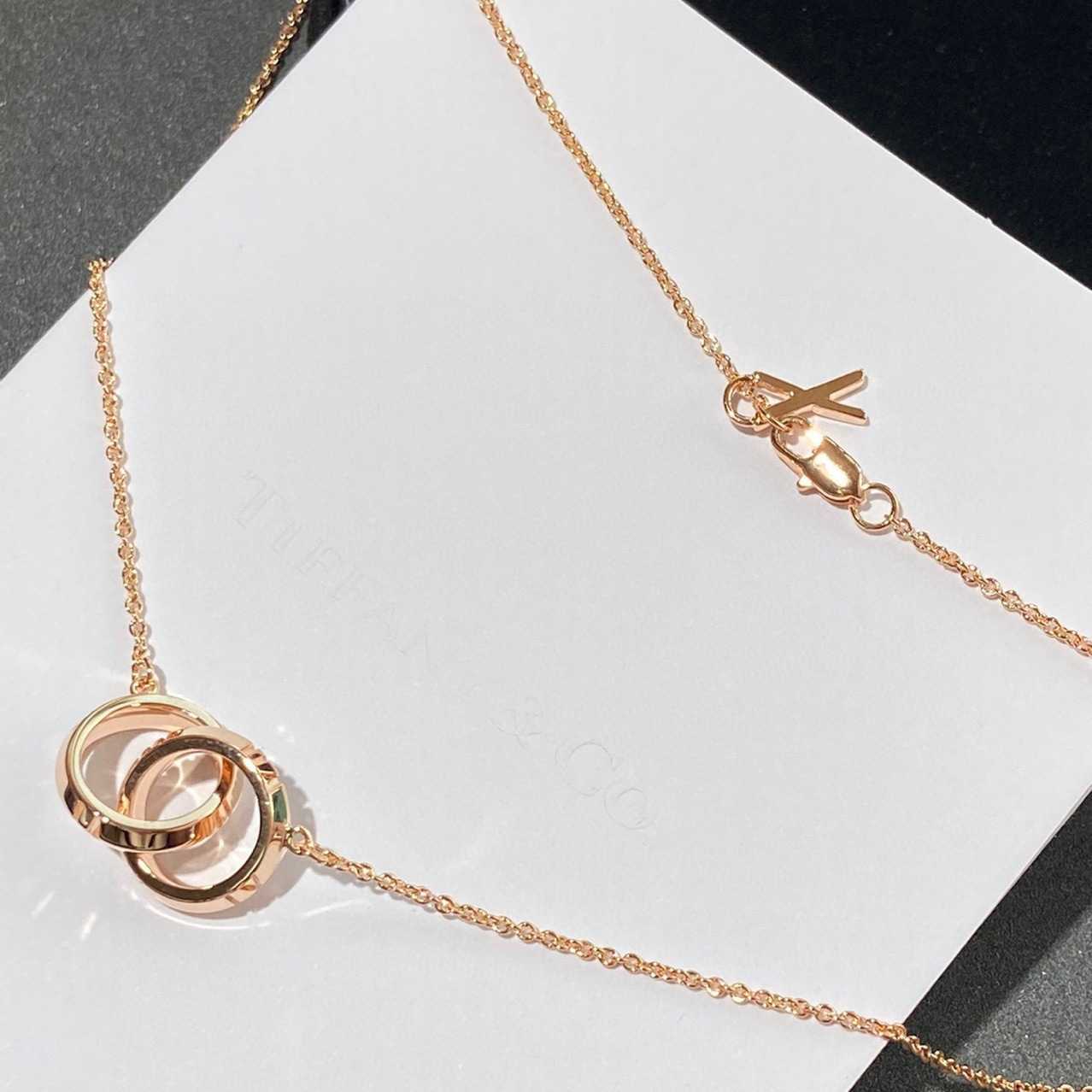 Designer V Gold Roman Digital Halsband Högkvalitativ CNC Exquisite 18K Rose Atlasx Star Samma stil Tiffay och Co Collar Chain