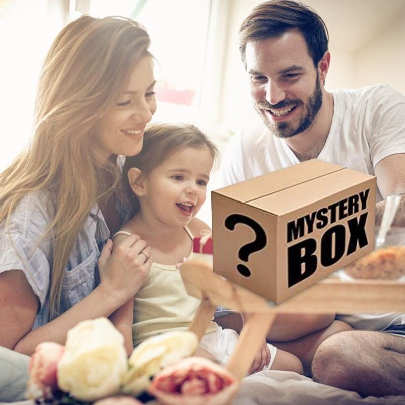 Julblind Box Lucky Box Mystery Box Mysterious Gift Random Get One Designer Men eller Women Sunglasses293b