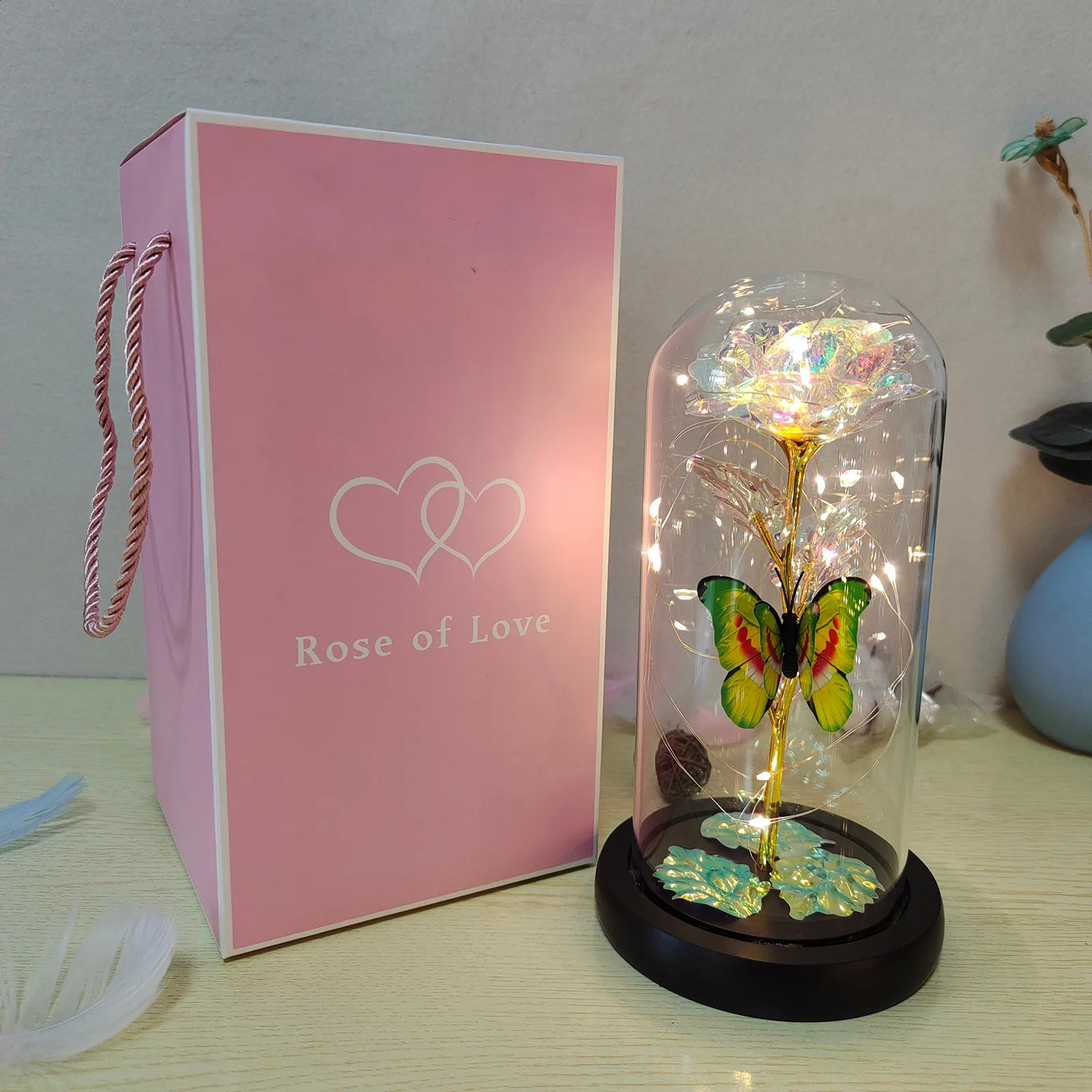 Искусственная галактика с розовым светом, бабочкой и яркими светодиодными цветами в стеклянных батареях, подарки для женщин 240314
