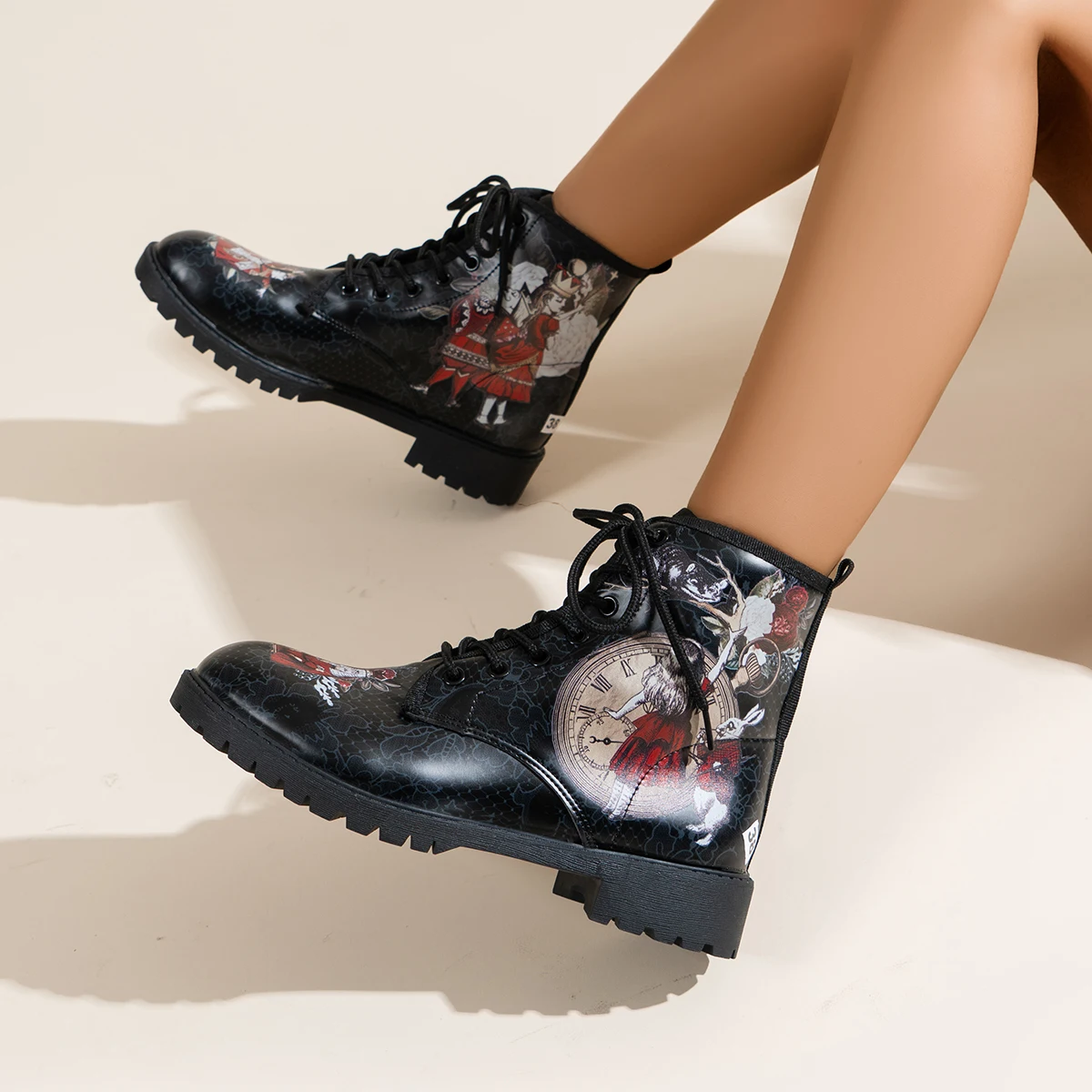 Buty Martin Boots Women's Women's Autumn and Winter Fashion Women Buty Alice in Wonderland Wzór drukuj wysokie buty kobiety