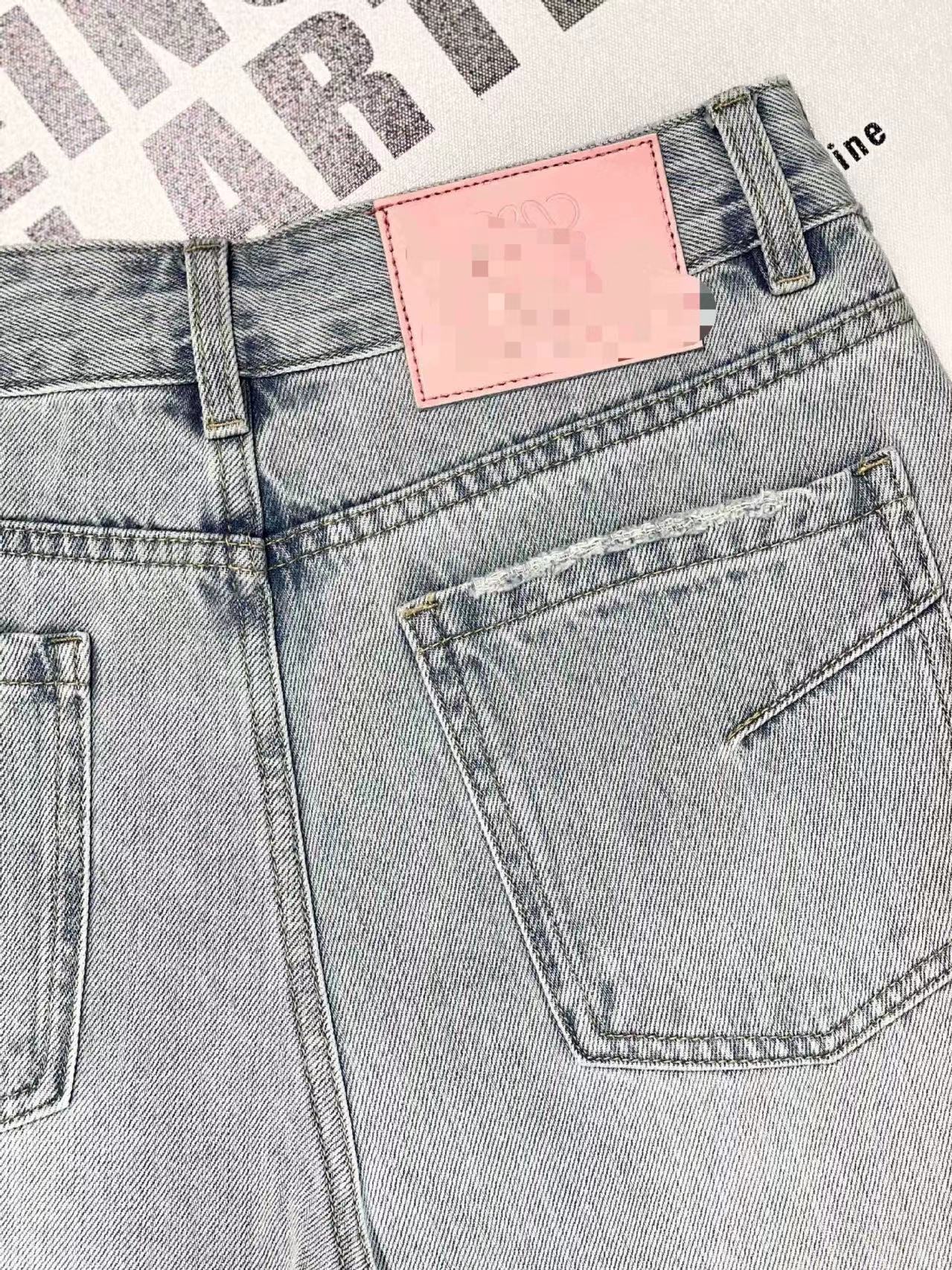 Kostenloser Versand 2024 Hellblauer Brief Gerade Lose Knöpfe Damenjeans Designer Damen Jeanshosen 3176