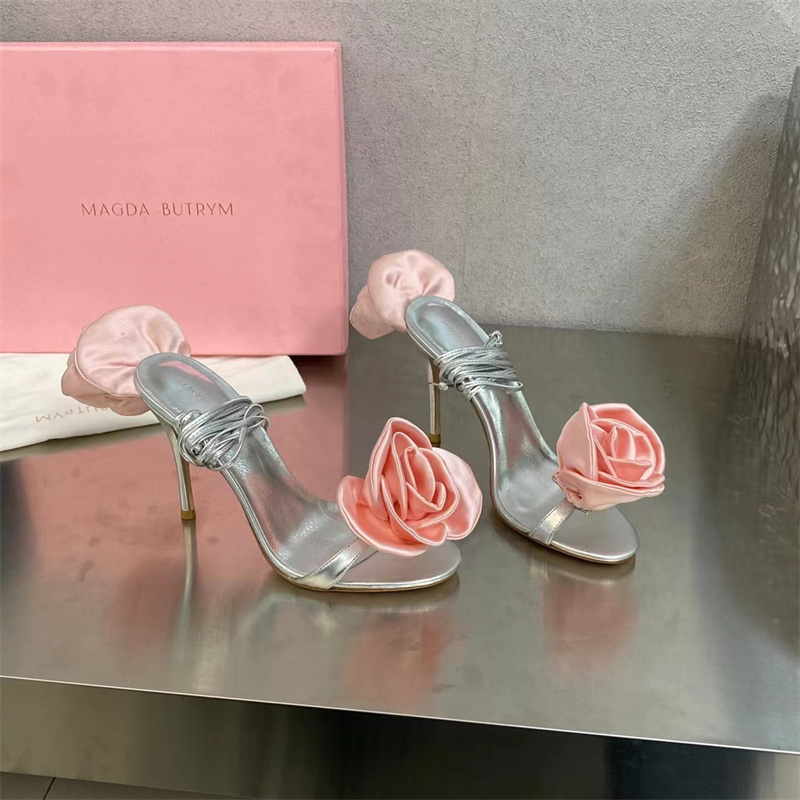 Magda Butrym Faux-Peart Gül Stiletto Sandals Parlak Elbise Ayakkabı Orijinal deri ayak bileği kayış açık ayak parmakları yüksek topuklular Lüks Tasarımcı Sandaletler Kadınlar için Düğün Ayakkabıları