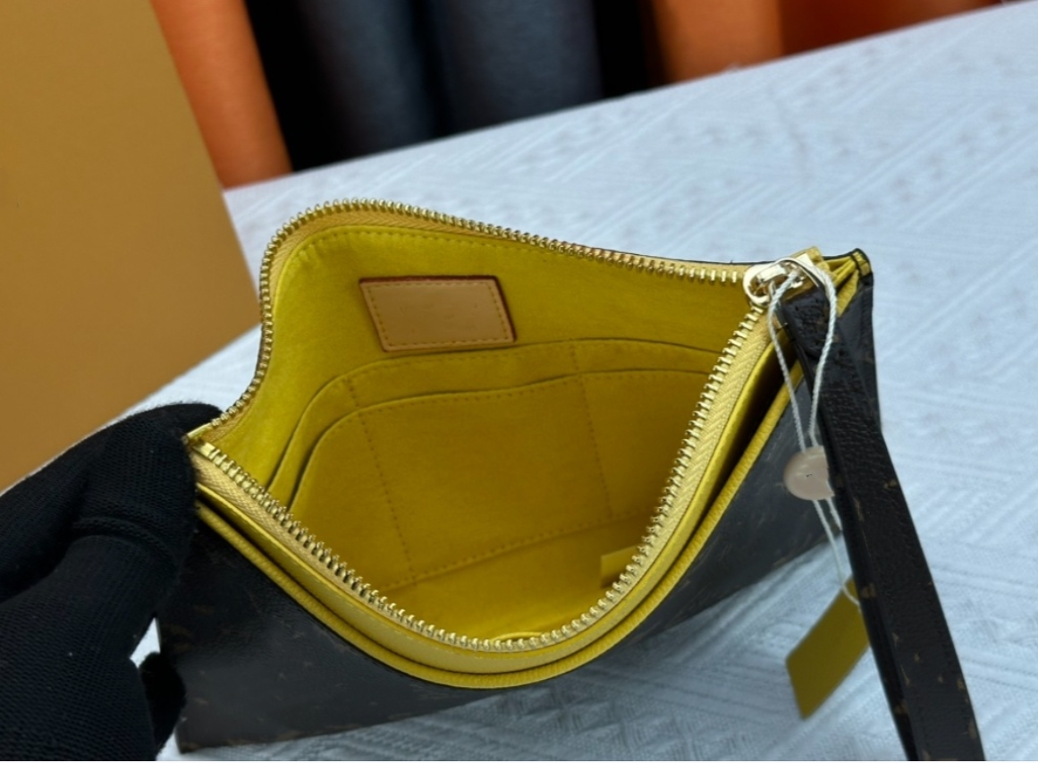 Sac de concepteur de haute qualité Sacs d'embrayage en cuir portefeuilles Pallas Brazza Purse Femmes Zipper iPad Mini sacs Coin Spols Holders Handheld Buckle # 60910