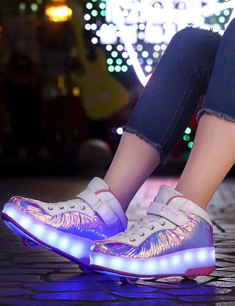 Ayakkabılar Silindir Patenler Ayakkabı LED Işık Yanıp Sönen Işık 2 Tekerlekler Buz Sabahı Sneaker Uçan Ayakkabı Şarj Çok Işık Nefesli Erkek Kız