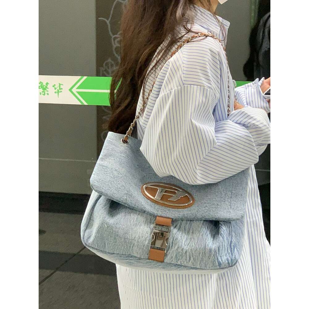 Pas cher en gros liquidation limitée 50% de réduction sac à main cette tendance de la mode est des sacs à main haut de gamme femme nouveaux sacs pour femmes simples et décontractés à bandoulière unique