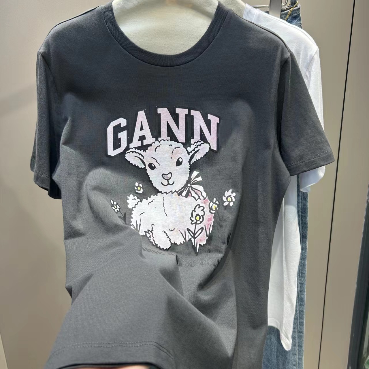 小さなニッチGAラムパターンプリントラウンドネックルーズで汎用性の高い短袖Tシャツトップ