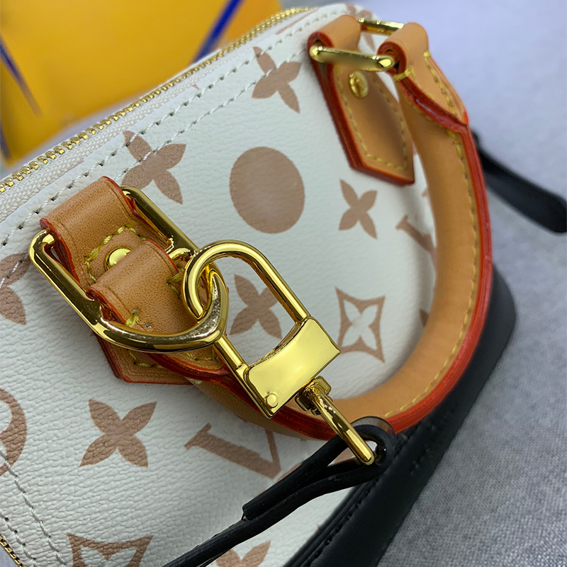 Luxury Mini Shell Bag Zipper Top Handtag Designer Bag Women Purse Crossbody Axel Handväskor Fashion Travel Shopping Totes Miini BB Size Clutch Bags Leather Purses