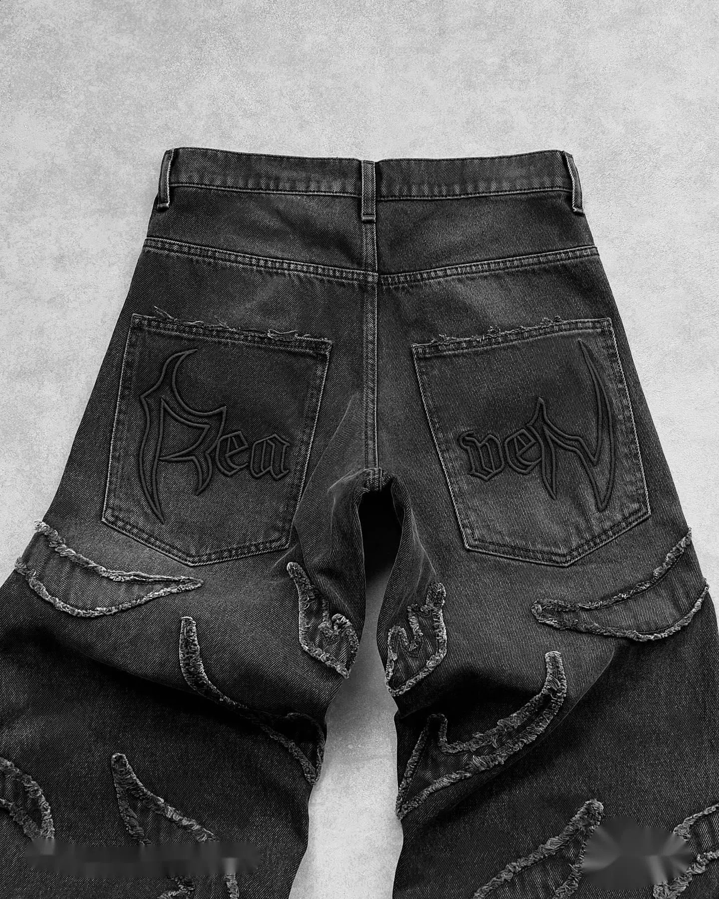 Y2K retro czarne workowate dżinsy dla mężczyzn Hip Hop punk Raw Edge Haft haft vintage Patchwork Dżinsowe spodnie 240311