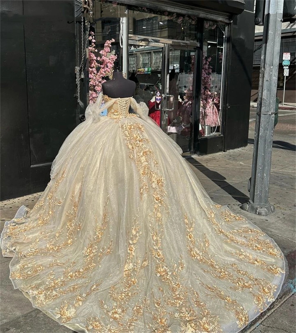 2024 Off the Shoulder Tulle Cape Quinceanera Dresses Champagne Long Train Corset Sweet 16 Aqua Prom Bowns