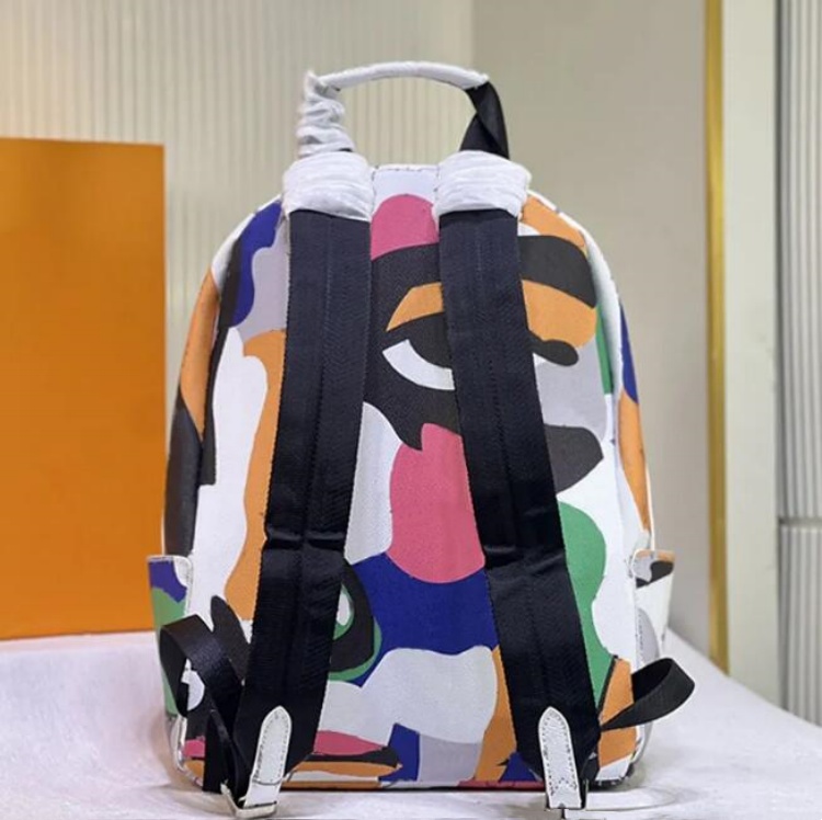 Borsa a tracolla zaino di grande capacità Borsa da viaggio in vera pelle di design Combinazione di colori Stampa classica di lettere Tasca frontale Borsa di alta qualità Cerniera aperta