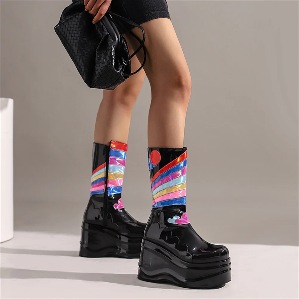 Bottes Bottes de moto féminines pour femmes Goth Lace Up Plateforme Calages Chaussures 2022 New Arrivla Summer Brand New Mix Color Big Size 43