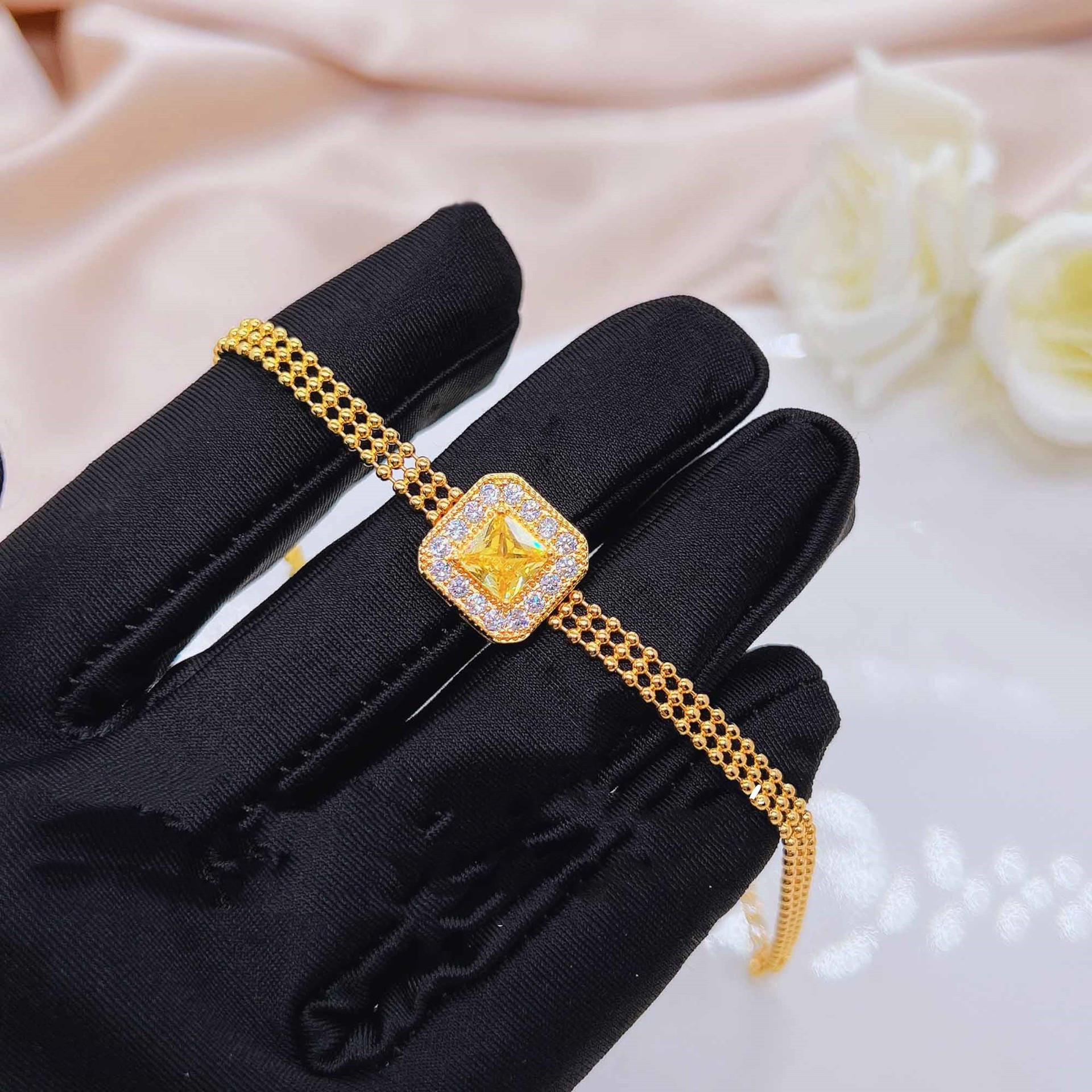 2024 Choucong Marca Ins Pulseiras de Casamento Jóias Vintage 18K Branco Ouro Preenchimento Princesa Corte Amarelo 5A Zircão Cúbico CZ Diamante Moda Feminina Praia Bangle Presente