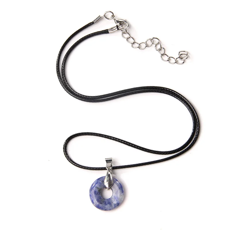 Naturlig grön Aventurine Stone Peace Buckle Pendant Halsband Kvinnor Fashio Black Leather Rep Big Hole Sodalite Bead Charm krage