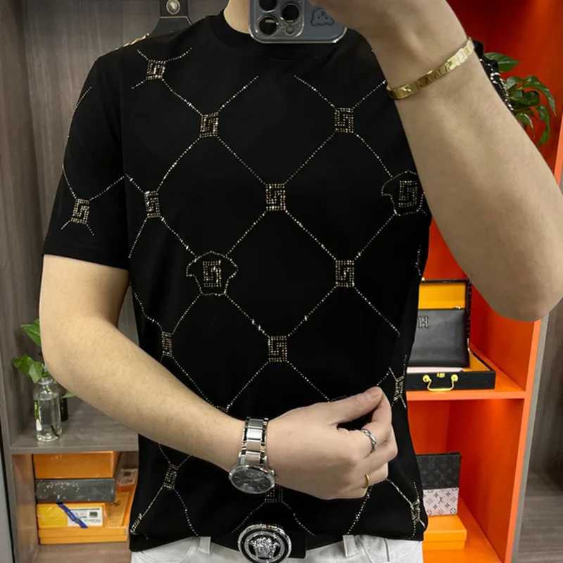 Männer T-Shirts Sommer Hot Drill Geometrische Muster Kurzarm T-shirt Männer Marke Freizeit Top T-shirt Für Männer Social Club Outfits t-shirt Homme J240319